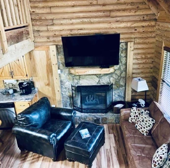 Rustic Black Bear Cabin Pigeon Forge Exterior foto