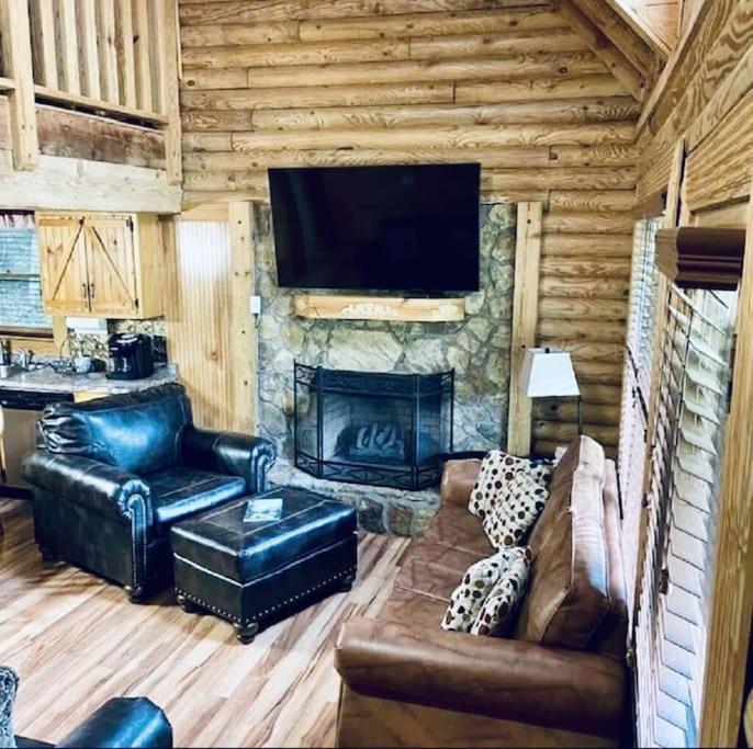 Rustic Black Bear Cabin Pigeon Forge Exterior foto